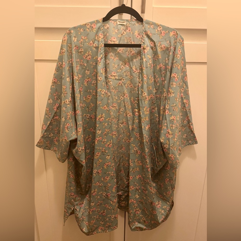 Brandy Melville Floral Kimono